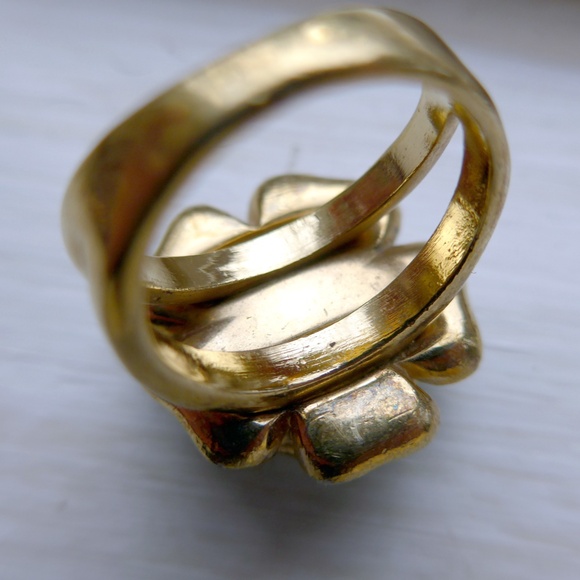 Banana Republic Women Size 6 Enamel Flower Cocktail Ring - Picture 8 of 9